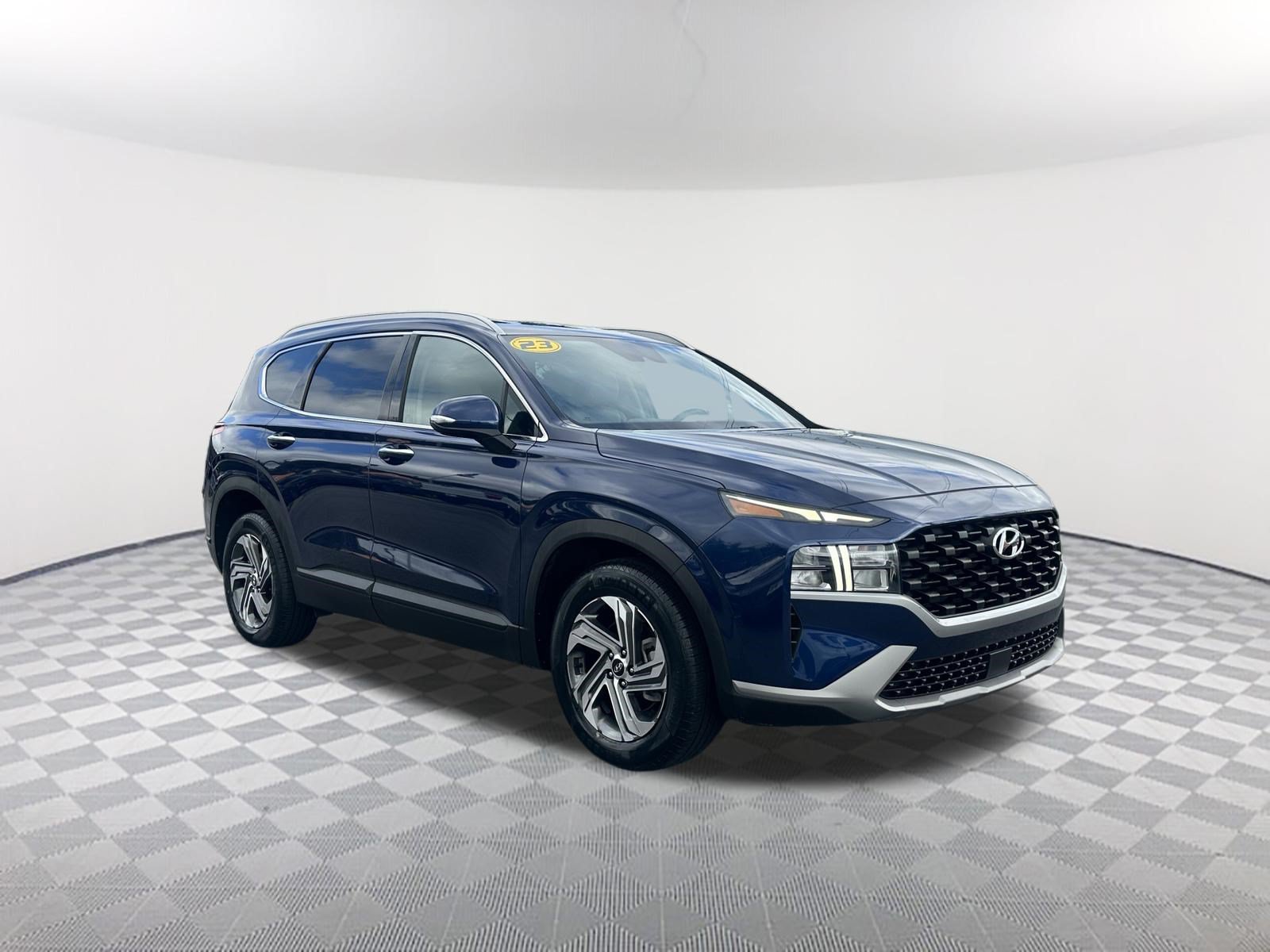 Used 2023 Hyundai Santa Fe SEL FWD image 3