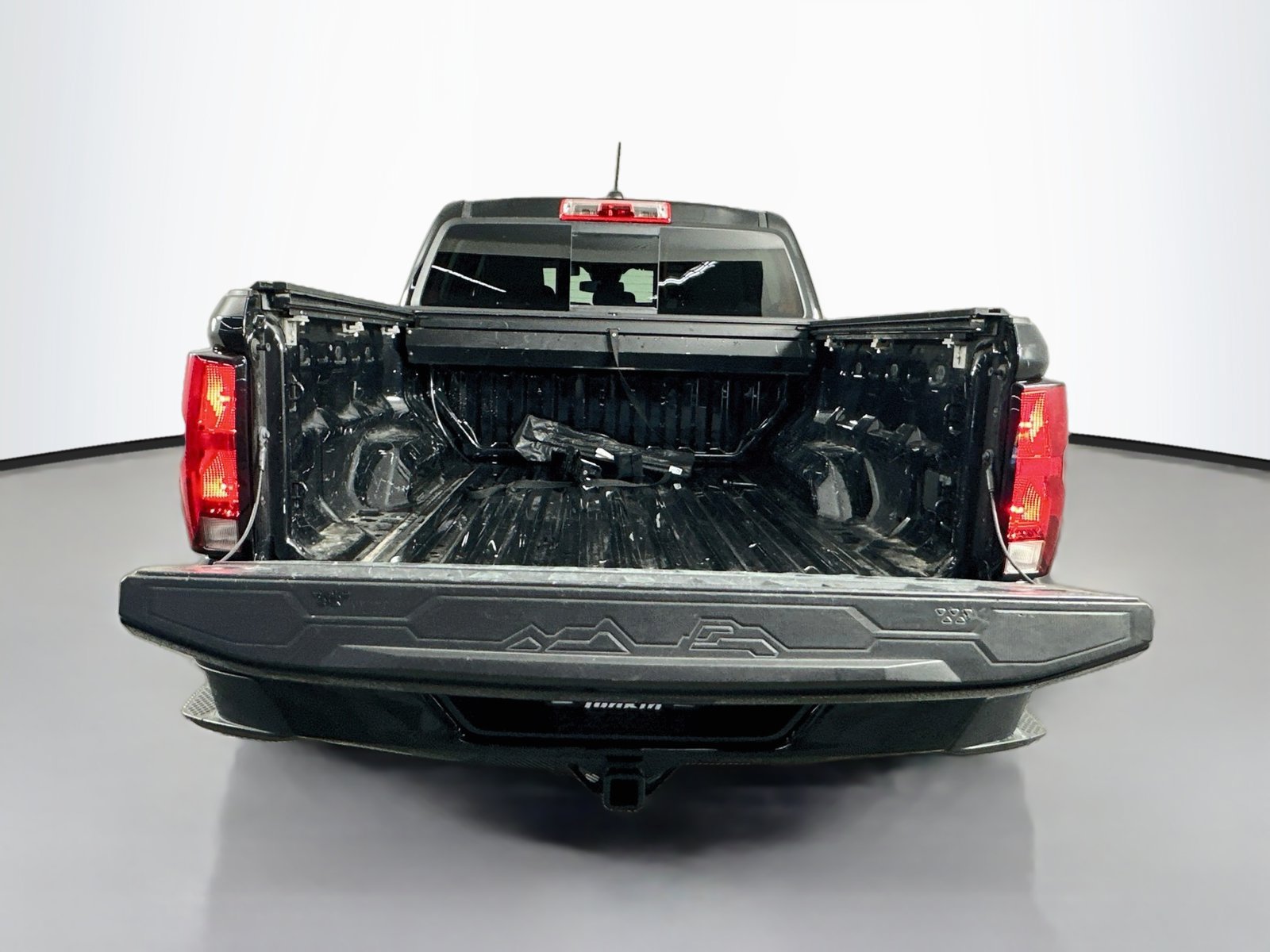 Used 2024 Chevrolet Colorado LT w/ LT Convenience Package AWD/4WD image 26