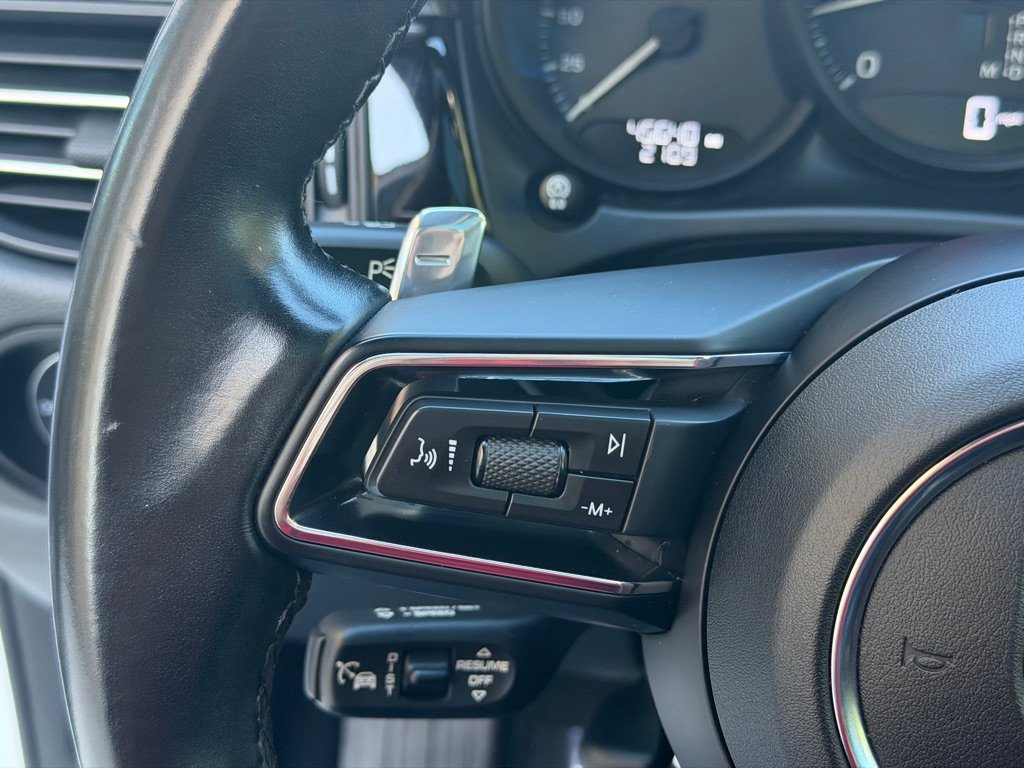 Used 2023 Porsche Macan AWD/4WD image 28