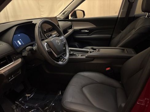 Used 2024 Toyota Grand Highlander Platinum image 13