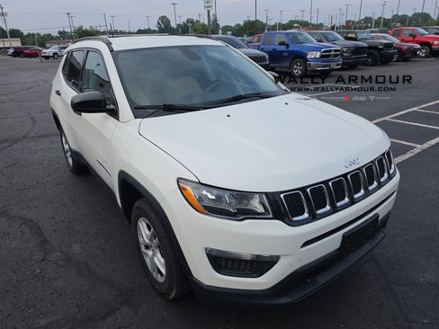 Used 2018 Jeep Compass Sport AWD/4WD image 1