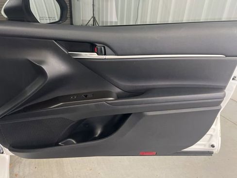 Used 2021 Toyota Camry SE image 19