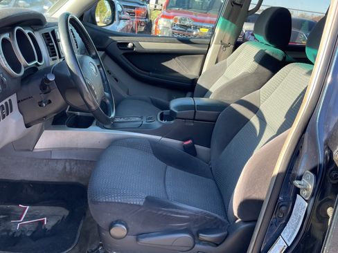 Used 2004 Toyota 4Runner SR5 image 10