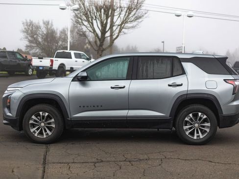 New 2026 Chevrolet Equinox LT w/ Convenience Package II image 12