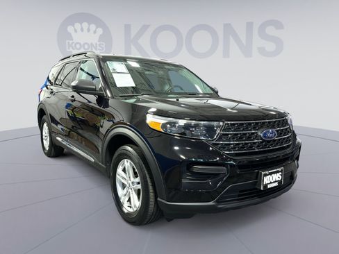 Used 2023 Ford Explorer XLT AWD/4WD image 10