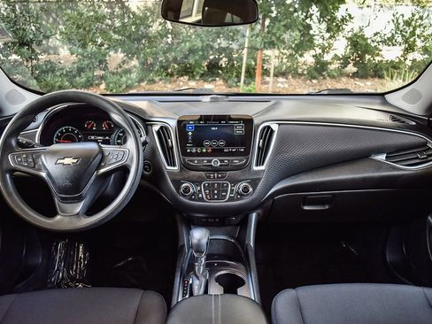 Used 2021 Chevrolet Malibu LT image 13