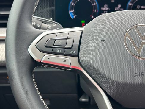 Certified 2025 Volkswagen Tiguan S FWD image 34