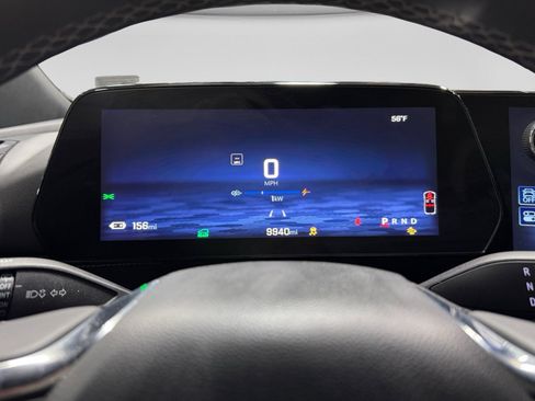 Used 2025 Chevrolet Blazer EV LT AWD/4WD image 9