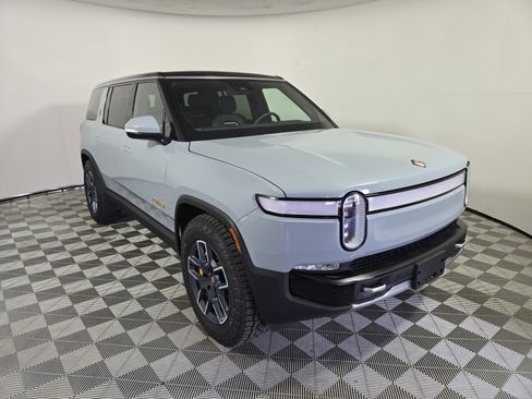Used 2023 Rivian R1S Adventure AWD/4WD image 7