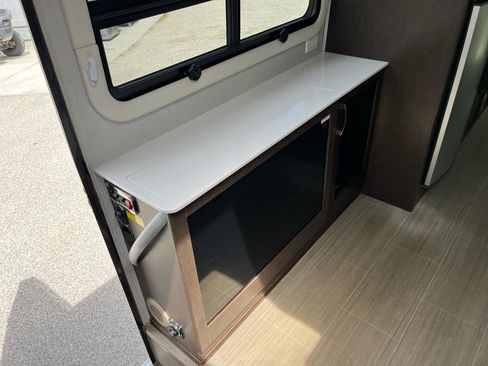 Used 2016 Mercedes-Benz Sprinter 3500 image 21