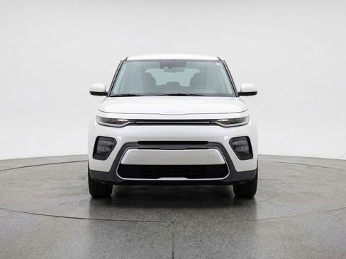 Used 2025 Kia Soul LX w/ LX Technology Package image 2