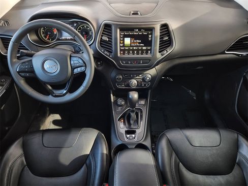 Used 2023 Jeep Cherokee Altitude Lux image 25