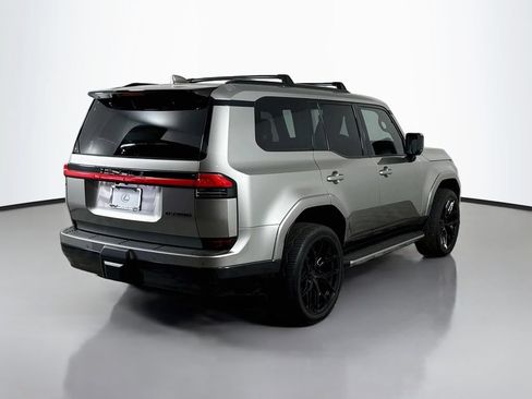 Used 2024 Lexus GX 550 w/ Accessory Package (Z1) AWD/4WD image 5
