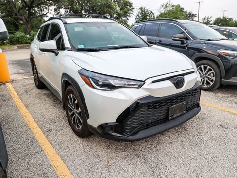 Used 2024 Toyota Corolla Cross AWD Hybrid image 6