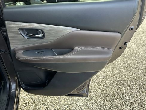 Used 2018 Nissan Murano Platinum image 19
