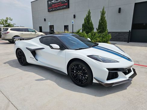 Used 2025 Chevrolet Corvette Z06 w/ Z07 Performance Package RWD image 68
