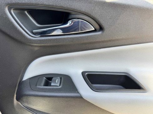 Used 2019 Chevrolet Equinox LT image 44