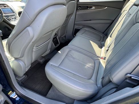 Used 2019 Lincoln Nautilus Reserve w/ Driver Assistance Package FWD image 32
