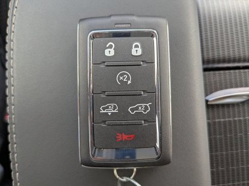 New 2026 Jeep Grand Wagoneer Summit w/ Premium Group III AWD/4WD image 33