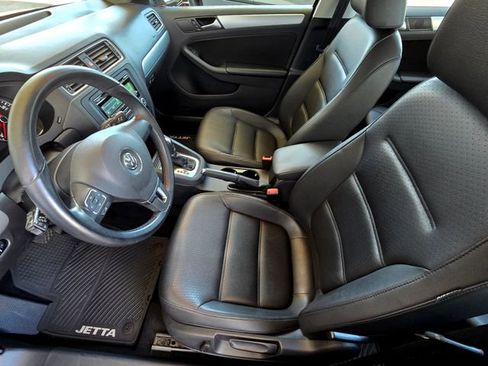 Used 2014 Volkswagen Jetta SE FWD image 16