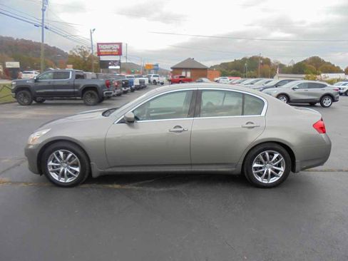 Used 2009 INFINITI G37 Journey image 1