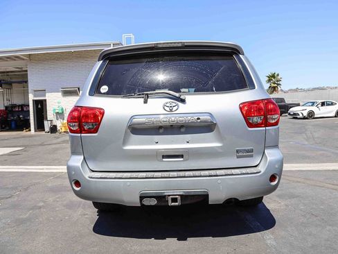 Used 2016 Toyota Sequoia Limited w/ Safety & Convenience Package AWD/4WD image 10