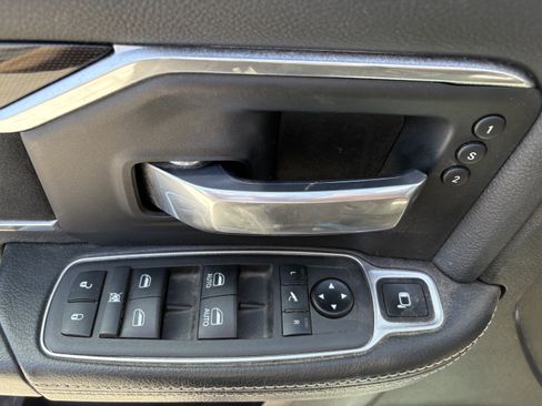 Used 2021 RAM 2500 Laramie w/ Night Edition image 12