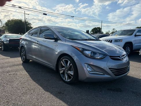 Used 2015 Hyundai Elantra Limited image 3