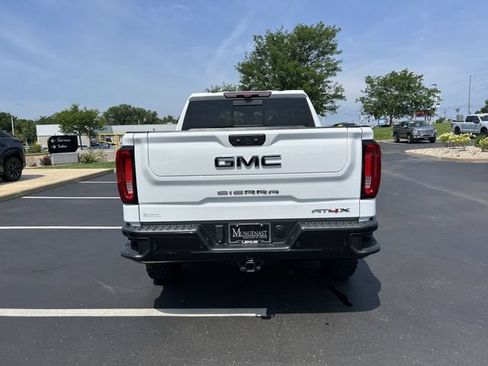 Used 2024 GMC Sierra 1500 AT4X AWD/4WD image 4