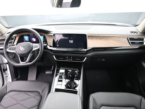 New 2026 Volkswagen Atlas SE FWD image 24