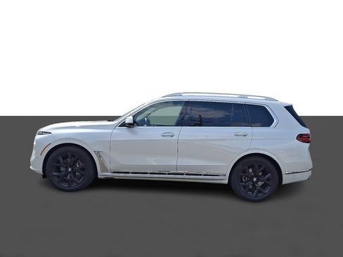Used 2025 BMW X7 xDrive40i w/ Premium Package AWD/4WD image 4