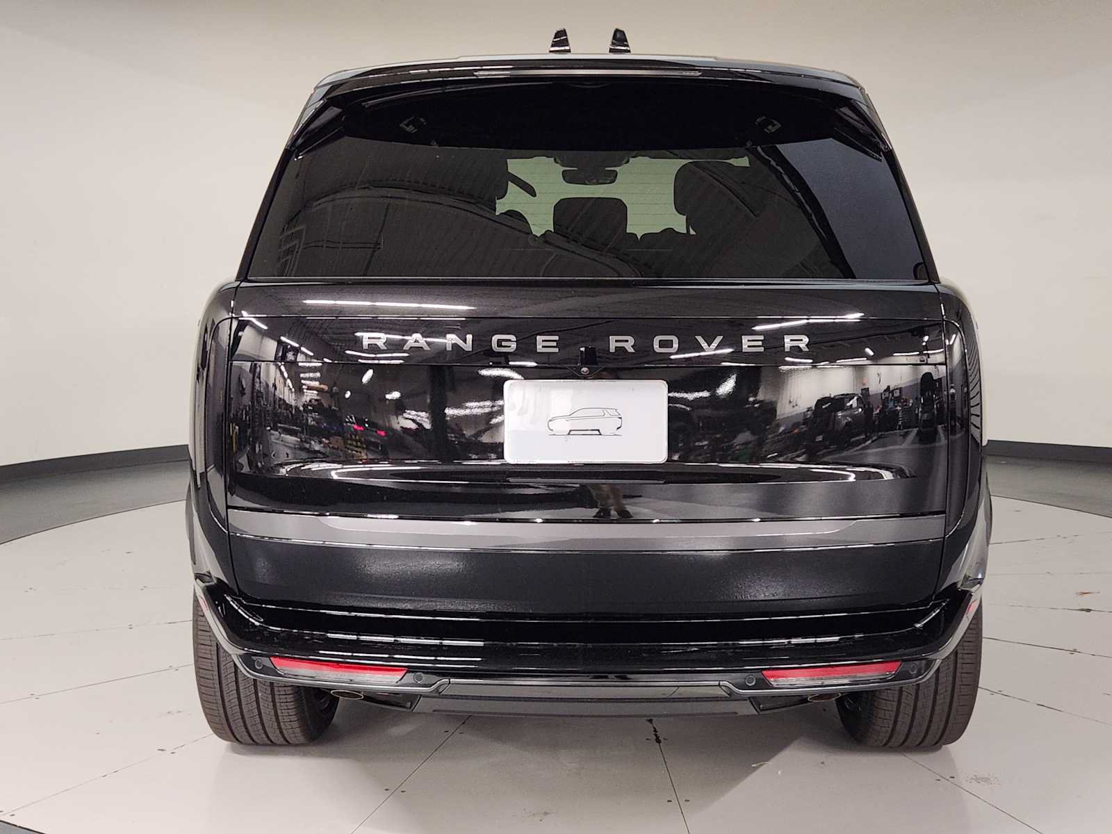New 2026 Land Rover Range Rover Long Wheelbase SE AWD/4WD image 10