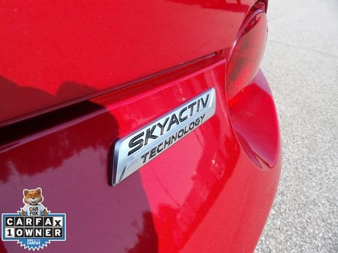 Used 2016 MAZDA MX-5 Miata Sport RWD image 19
