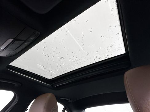 Used 2017 Mercedes-Benz E 300 4MATIC image 23