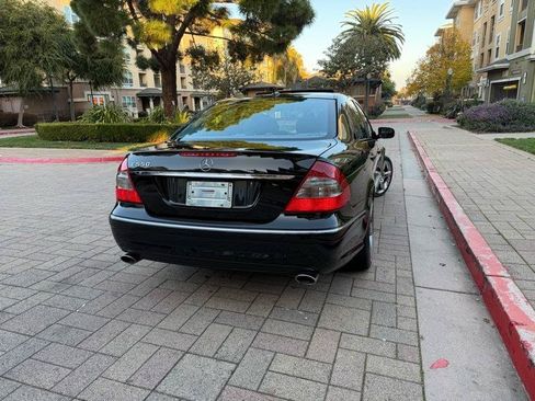Used 2009 Mercedes-Benz E 550 Sedan image 12