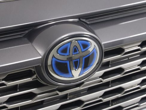 Used 2021 Toyota RAV4 XSE image 15