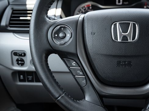 Used 2017 Honda Ridgeline RTL image 19