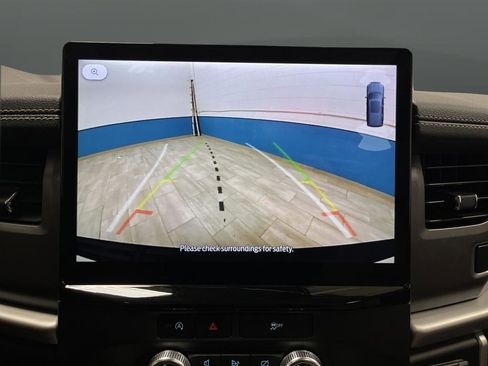 Used 2024 Ford Expedition XLT image 11