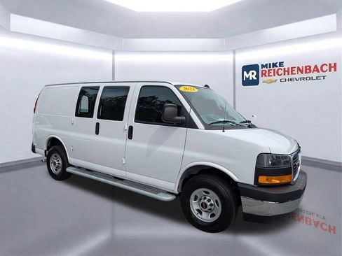 Used 2024 GMC Savana 2500 w/ Driver Convenience Package RWD image 2
