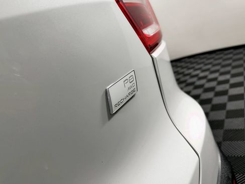 Used 2021 Volvo XC40 P8 Recharge w/ Advanced Package AWD/4WD image 11