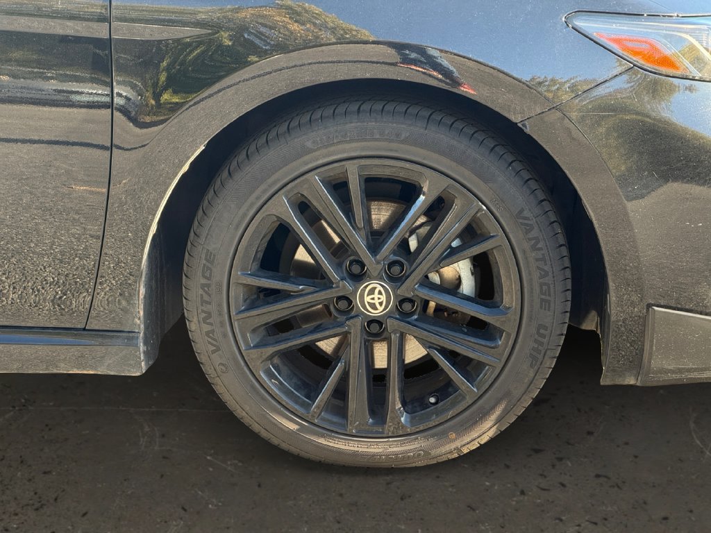 Used 2025 Toyota Camry Hybrid FWD image 9
