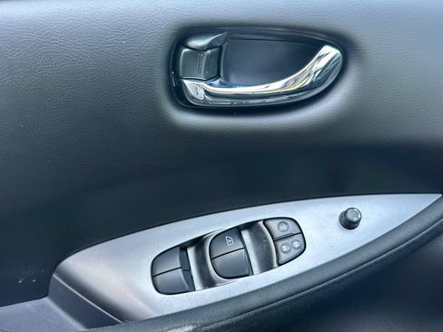 Certified 2025 Nissan Leaf S FWD image 11