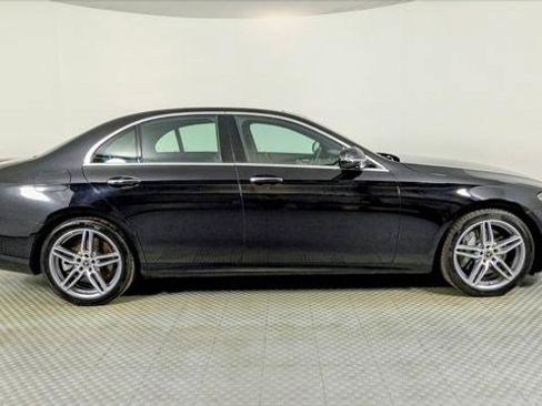 Used 2018 Mercedes-Benz E 400 4MATIC Sedan image 8