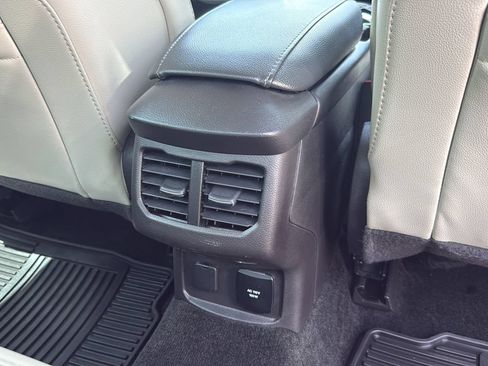 Used 2016 Ford Fusion Titanium FWD image 27