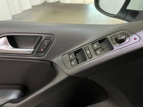 Used 2016 Volkswagen Tiguan S AWD/4WD image 12