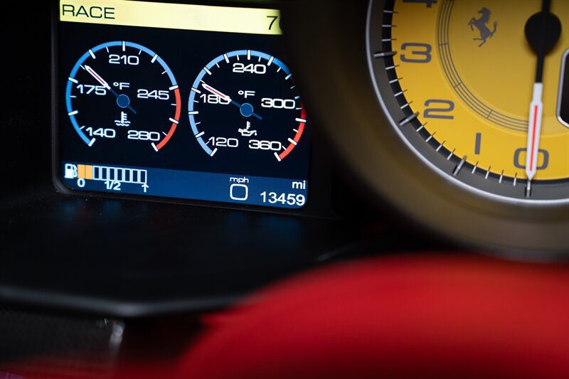 Used 2015 Ferrari 458 Italia Coupe RWD image 35