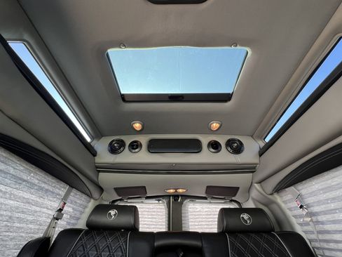 Used 2019 Chevrolet Express 2500 w/ Enhanced Convenience Package image 29