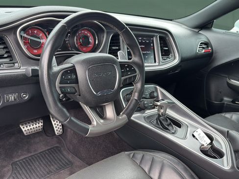 Used 2018 Dodge Challenger SRT Hellcat RWD image 18