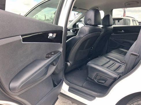 Used 2019 Kia Sorento EX FWD image 13