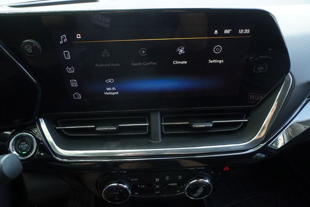 Used 2025 Chevrolet Trax RS FWD image 16